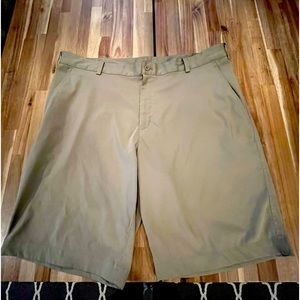 Nike Dri-Fit Tan/Khaki Golf shorts Men’s 38